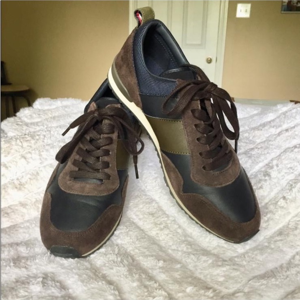 Tommy Hilfiger Brown and Black Sneakers, Like new.